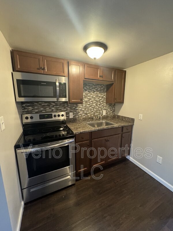 Building Photo - 61 14th St
