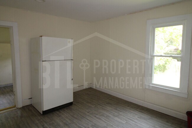 Foto del edificio - 3 Bedroom & 1 Bath Home