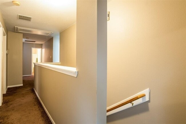 Building Photo - 21910 Willow Downs Dr
