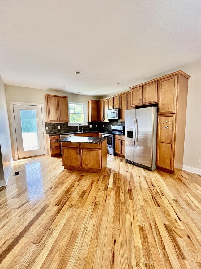 Foto del edificio - 40 Brownstone Dr