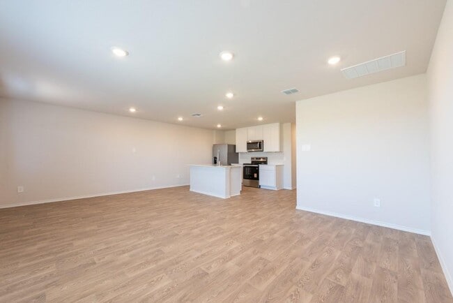 Building Photo - 2115 Windflower Ln