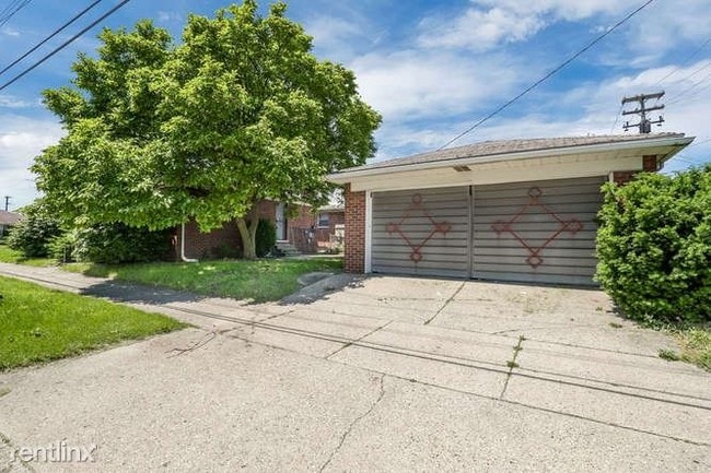 Building Photo - 3 br, 1 bath House - 14735 Edmore Dr