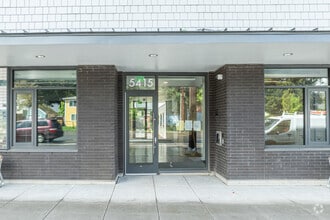 Building Photo - Powellhurst Place