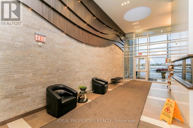 Building Photo - 1035 Bank St