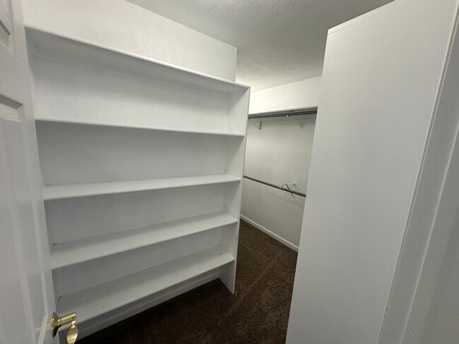 Foto del edificio - 520 Persons Rd