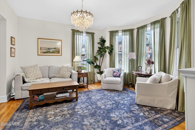 Foto del edificio - 194 Grand Ave