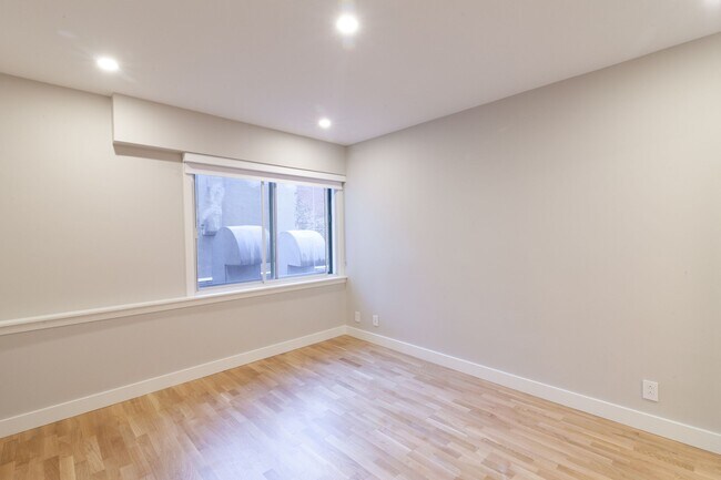 Building Photo - 3455 Rue Aylmer