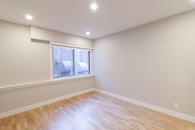 Photo du bâtiment - 3455 Rue Aylmer