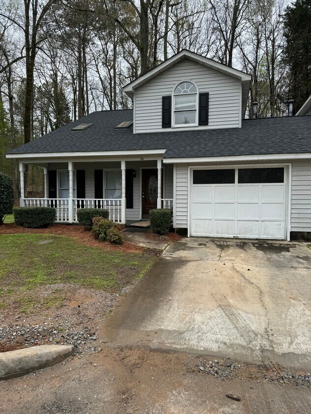 Small safe neighborhood - 102 Rock Knoll Dr