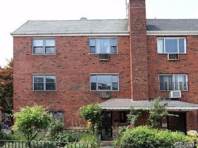 Foto principal - 2132 Hoyt Ave N
