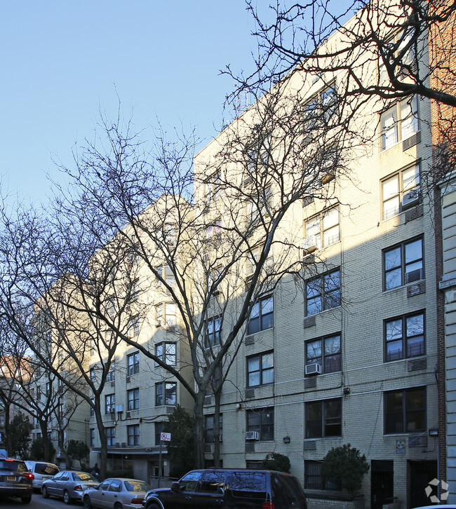 Foto del edificio - 1829 Caton Ave