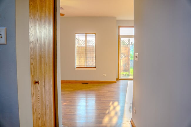 Building Photo - 2208 Rebecca Cir