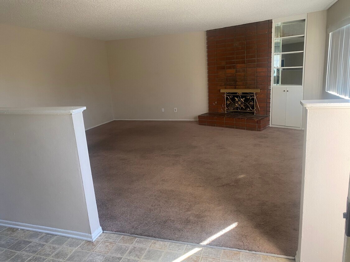 2571 Hayes Dr Unit fl 2nd, La Verne, CA 91750 Apartments in La Verne