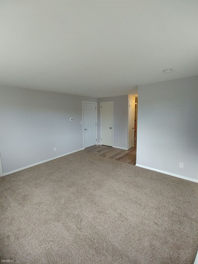 Foto del edificio - 1 br, 1 bath 4plex - 9 Fern St 2