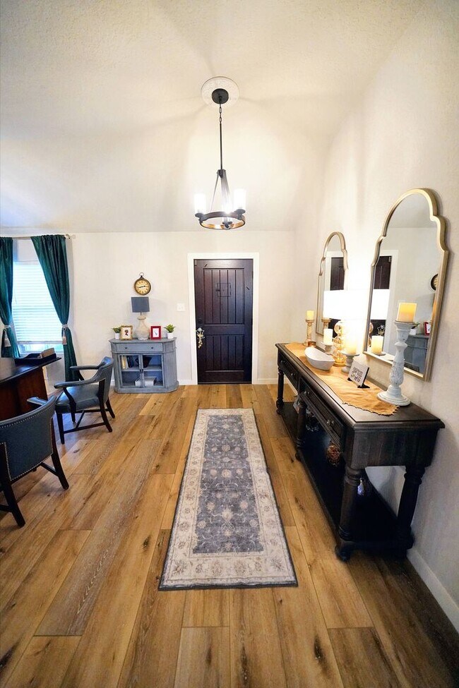 Foto del edificio - Upgraded Single-Story Home in the Desirable Vista Ridge Subdivision - Realtor Commission: $600