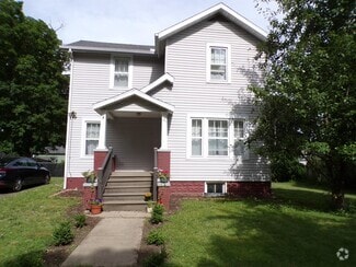 Building Photo - 105 Budlong St