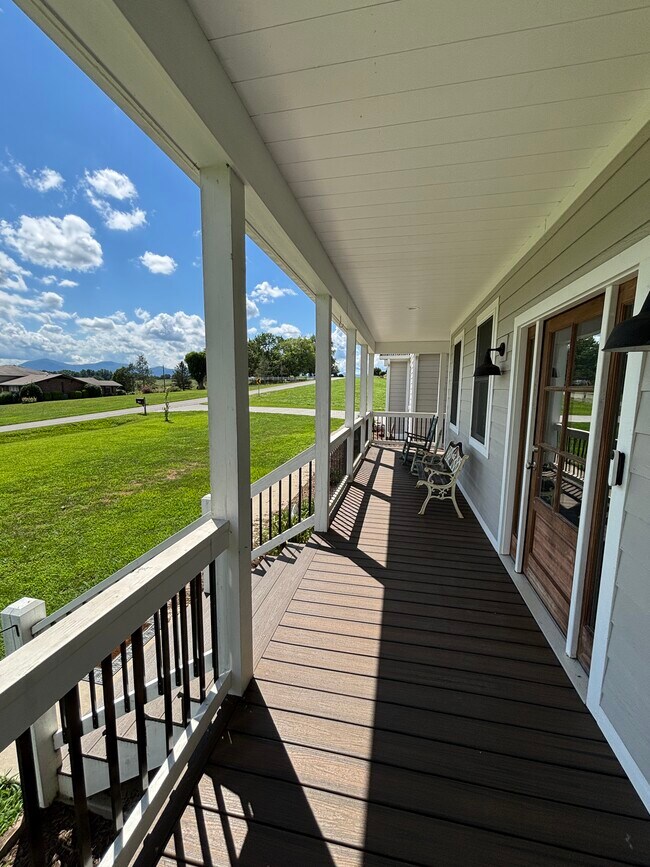 Foto del edificio - 1355 Bear Creek Rd