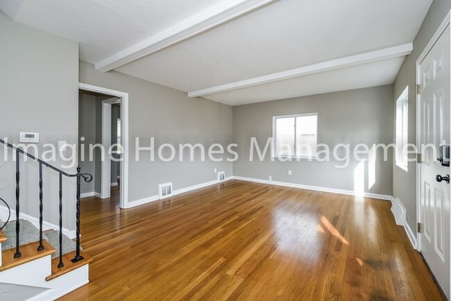 Foto del edificio - 162 Parkwood Ave
