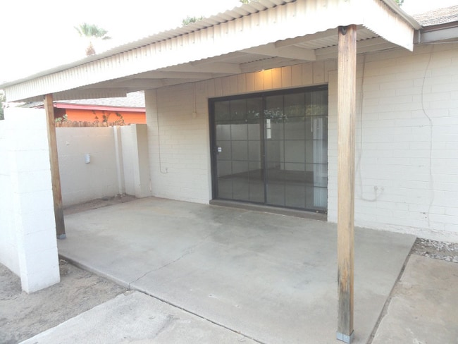 Foto del edificio - 1026 E Highland Ave