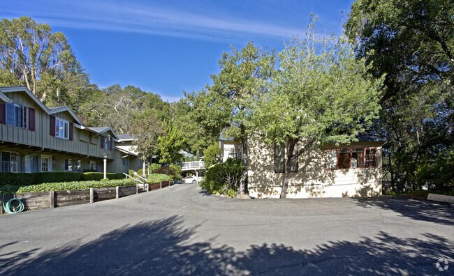 Building Photo - 23 Clifton Ave