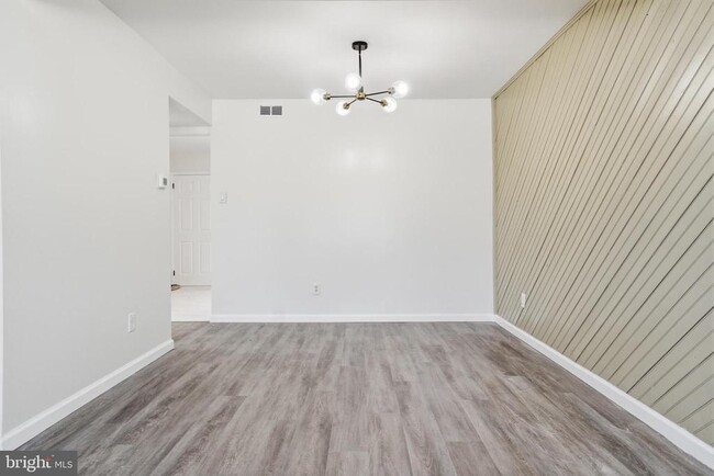 Building Photo - 28 Melwood Ct