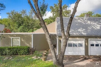 Building Photo - 6810 Thorncliffe Dr