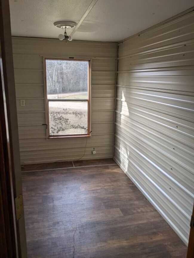 Foto del edificio - Come take a look at this 2-bedroom 1-bathroom in New Blaine.