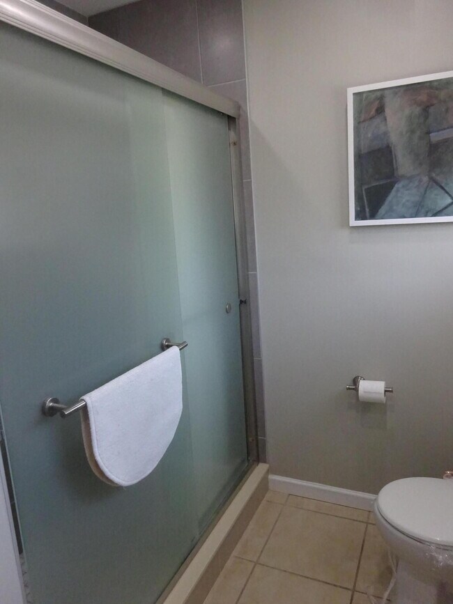 Foto del edificio - 2723 Emory Dr W