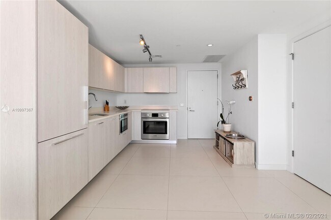 Building Photo - 501 NE 31st St 3009 Miami Fl 33137