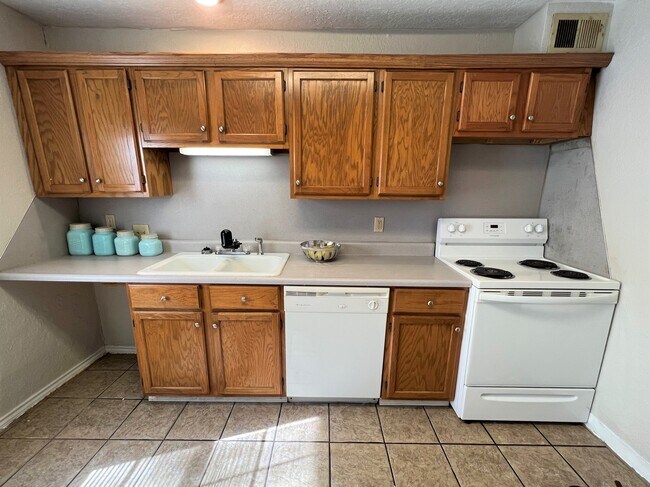 Foto del edificio - 1107 NW Bell Ave