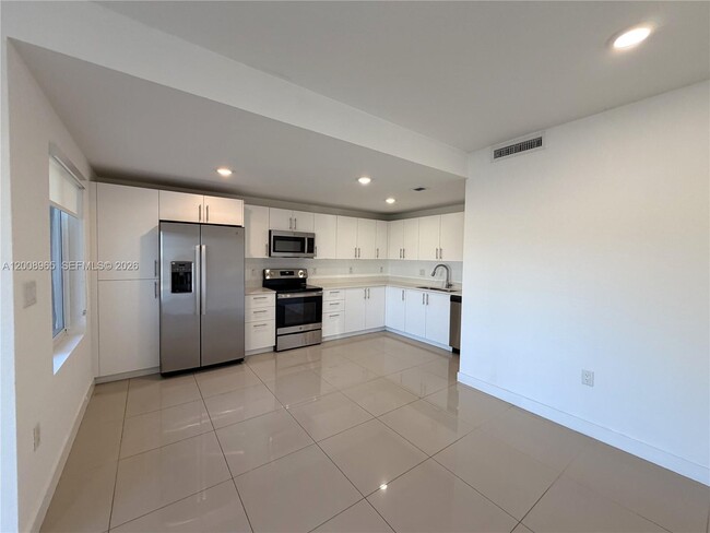 Building Photo - 25823 SW 145th Ave