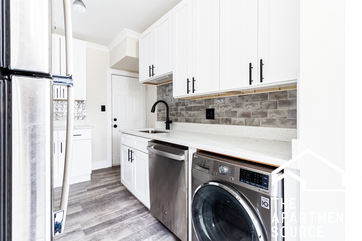 Photo - 3839 North Greenview Ave. Unit GDN