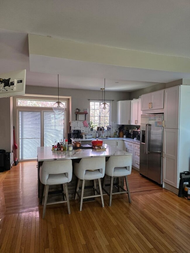 Foto del edificio - Stunning 3–4 Bedroom Townhome in Private Community | Garage + EV Charger | Deck with Tree Views