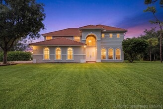 Building Photo - 5513 SW Windward Way