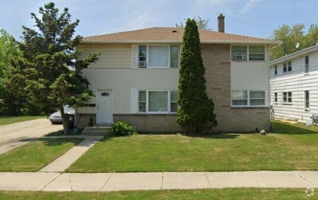 Building Photo - 3610 10th Ave
