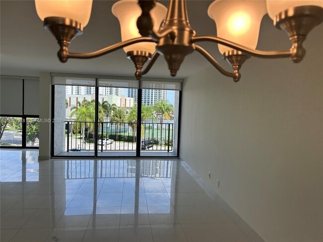 Foto del edificio - 400 Leslie Dr