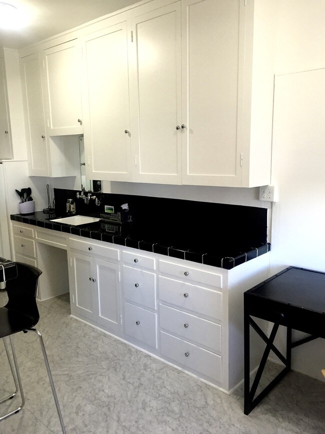 Foto del edificio - 3825 Bluff Pl