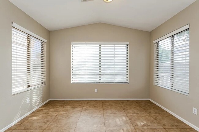 Building Photo - 1712 E Palo Blanco Way