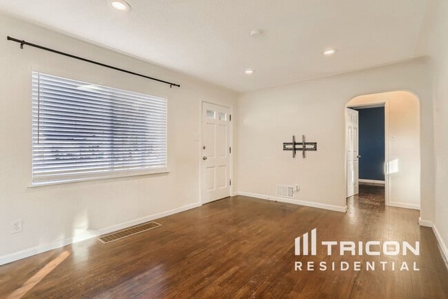 Foto del edificio - 1364 Ironton St