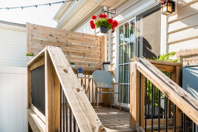 Foto del edificio - 305 Moira Cir