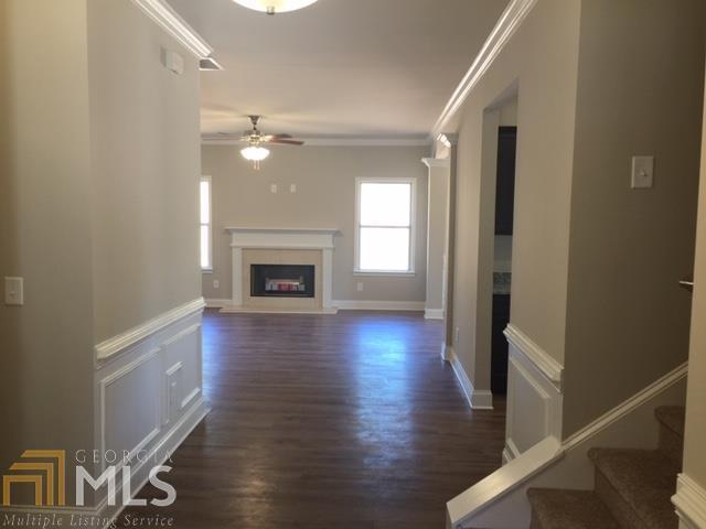 Building Photo - 141 Huntington Manor
