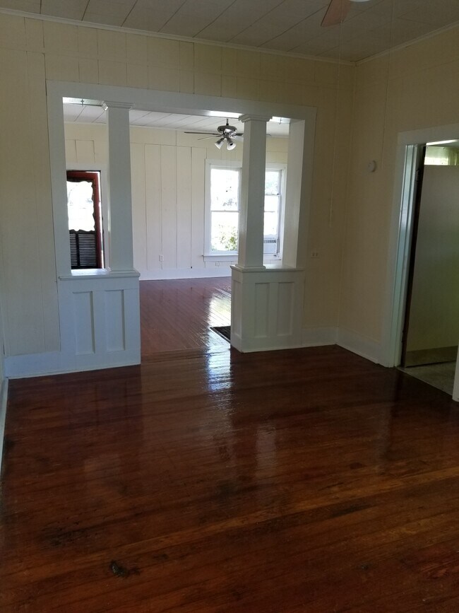 Foto del edificio - 706 Fowzer St