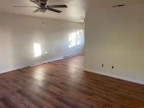 Building Photo - 2319 Ridgeway Dr