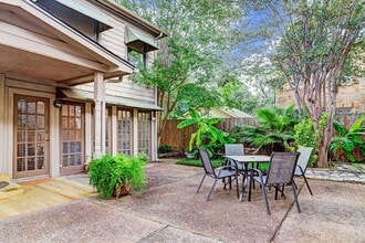 Building Photo - 2316 Hazard St Building Photo - 2316 Hazard St