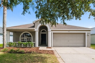 Building Photo - 7602 Citrus Blossom Dr