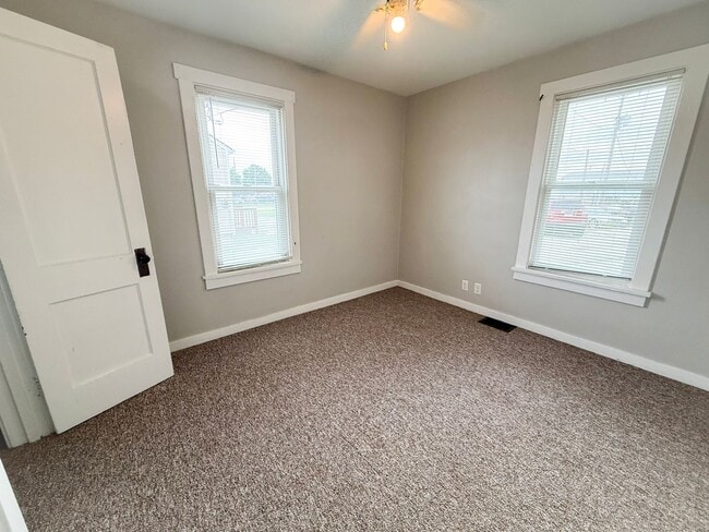 Foto del edificio - 2 Bed 1 Bath Single Family Home