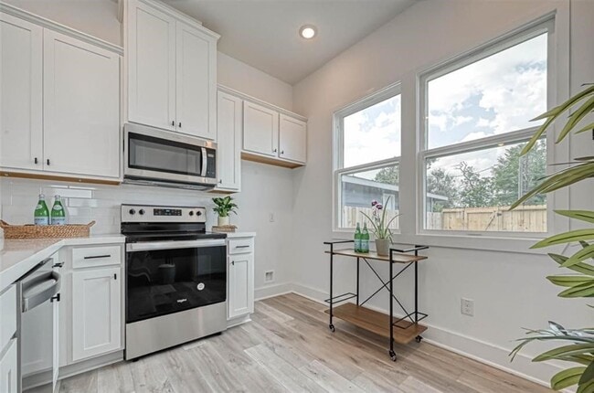 Foto del edificio - 8405 Schneider St