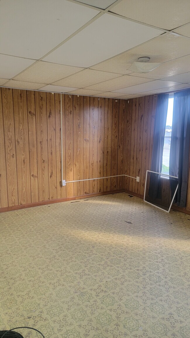 Building Photo - 18 Melba Pl