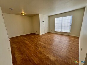 Building Photo - 305 Craddock Ave