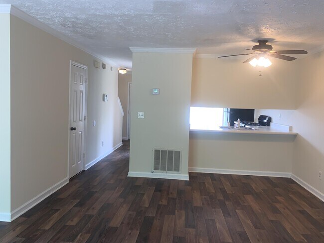 Building Photo - 3494 Kingswood Run